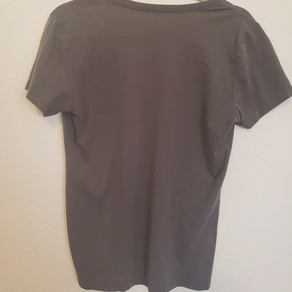 T-Shirt - Picture 2 of 3